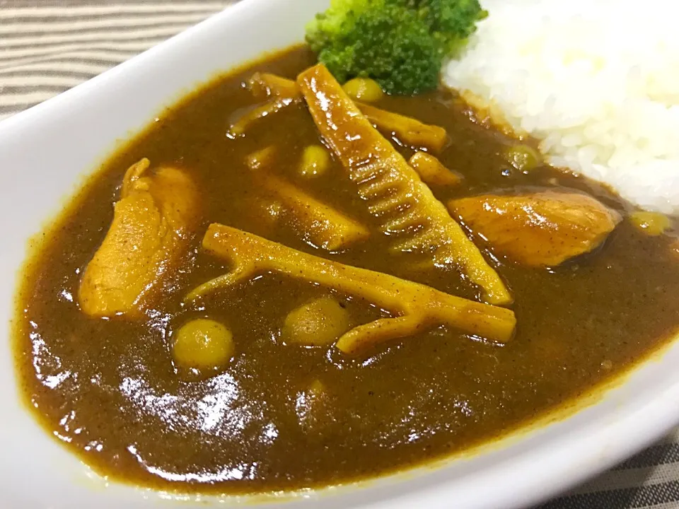 破竹と鶏肉の和風カレー🎵|みほままこさん