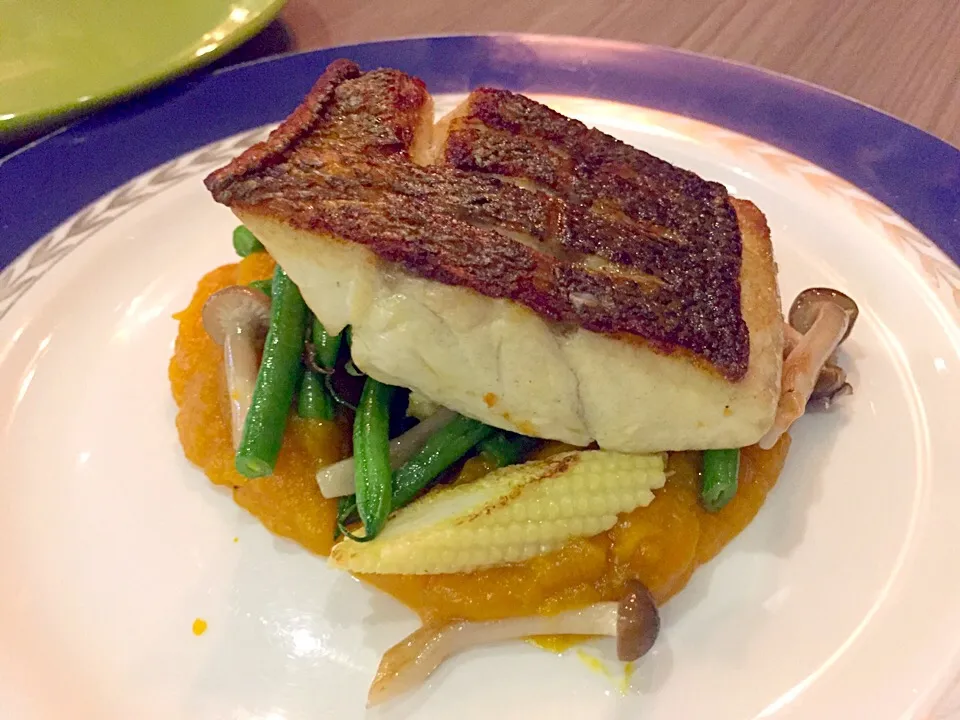 Roasted sea bass fillet with pumpkin purée|Sky Blueさん