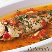 Snapdishの料理写真:Buongiorno ♪ おはようございます

美味しいイタリア料理
pesce all'acqua pazza
ペシェ・アッラ・アクアパッツァ

魚介とトマトとハーブ、オリーブオイルと水だけで煮込んだカンパーニァ州のお料理。
ニンニクとイタリアンパセリの香り豊かな優しい味は、魚好きの日本人の口にも良く合います。

魚|emamaさん