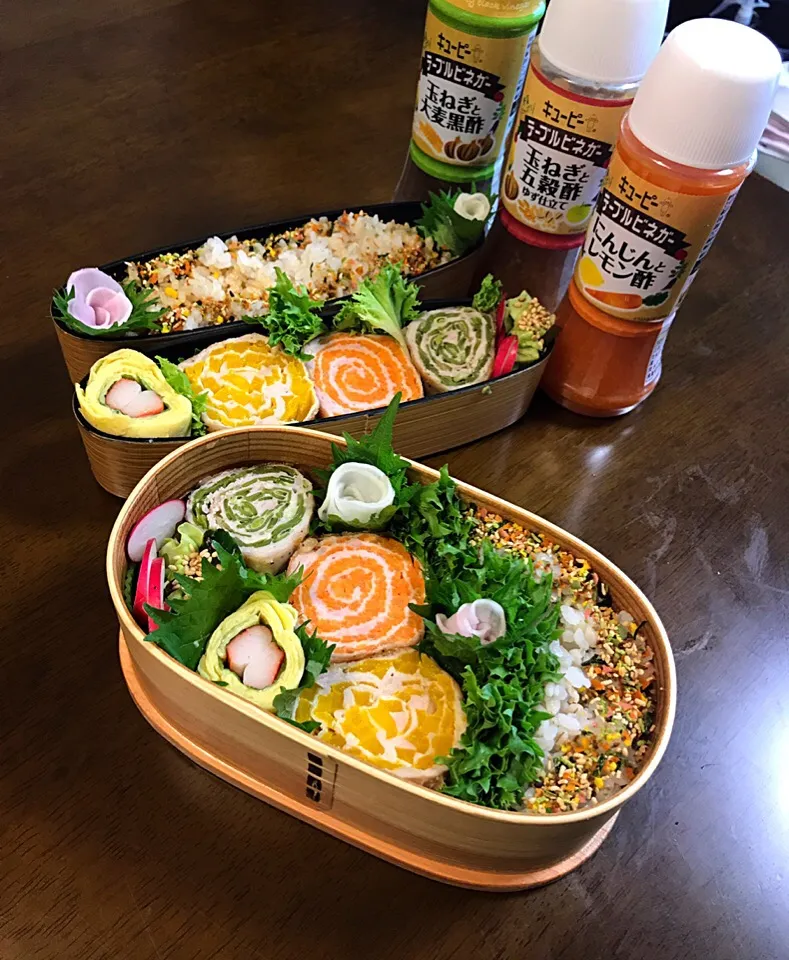 今日の2人のお弁当🍱♪#萌え断に新星!?#「野菜くるくる豚肉ロール」はテクいらずなのに華やかおかず♩ - macaroni|とんちんさん