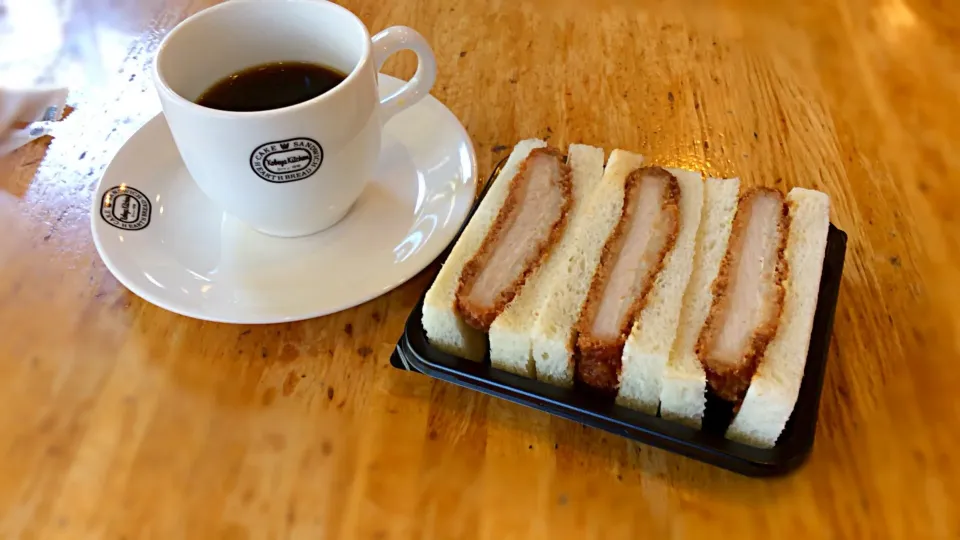 神戸屋さんのカツサンド😋|アライさんさん