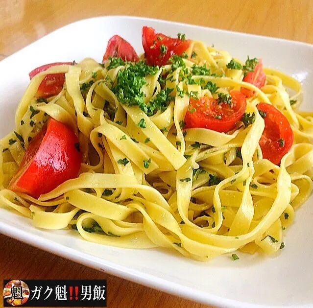 自家製麺🍝手作り手打ちフィットチーネのトマトペペロンチーノ|ガク魁‼︎男飯さん