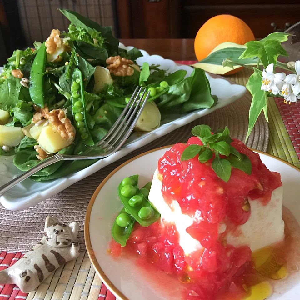 Snapdishの料理写真:ちぃさんさんの料理 
『トマトのすりおろし昆布だしで夏場にぴったりトマト豆腐』で お昼ごはん💕|paaruさん