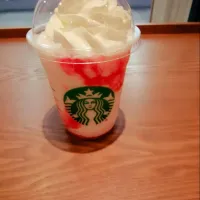 ストロベリークリームフラペチーノ(ゝω・)|姫さん