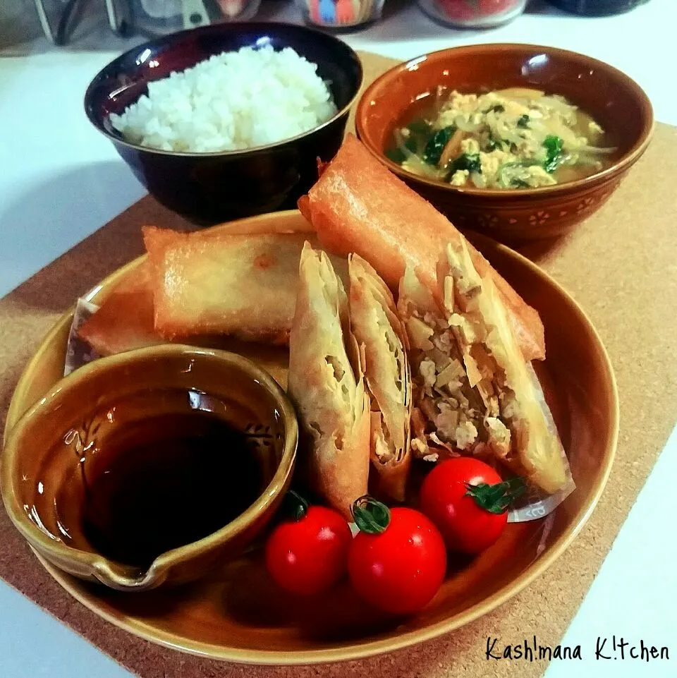 友達から頂いた竹の子を煮て春巻きにしました(*ˊ˘ˋ*)🍴
●竹の子と豆腐と鶏ひき肉の春巻き
●野菜たっぷりキムチスープ|Kashimanakitchenさん