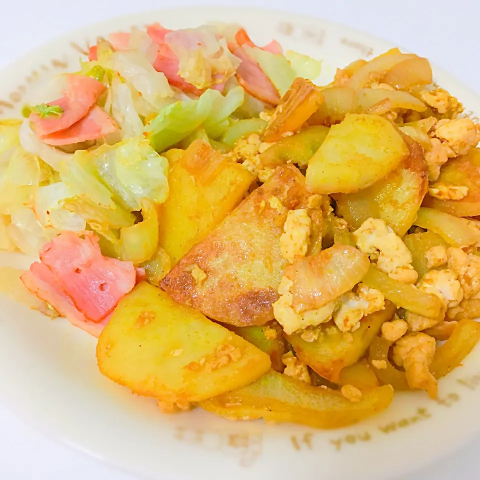 Chicken and potatoes dry curry & bacon salad|Yukiさん