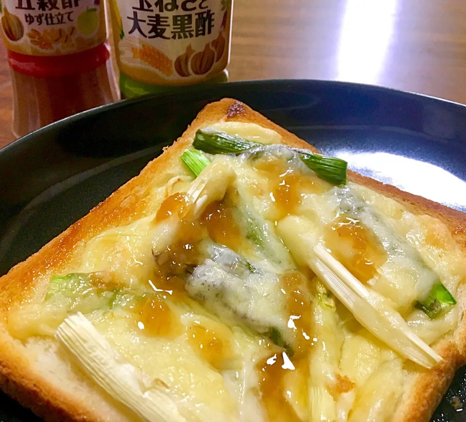 単身赴任の朝ごはん🌅
紫とホワイトのアスパラピザトースト🍕🍞
キューピーテーブルビネガーで#単身赴任朝食#ピザトースト#テーブルビネガー|ぽんたさん