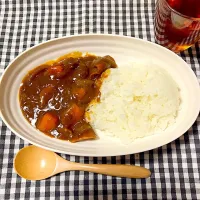 Snapdishの料理写真:2人で暮らし始めて、初めて作ったのはカレーでした🌸

4月  過去投稿|はるかさん