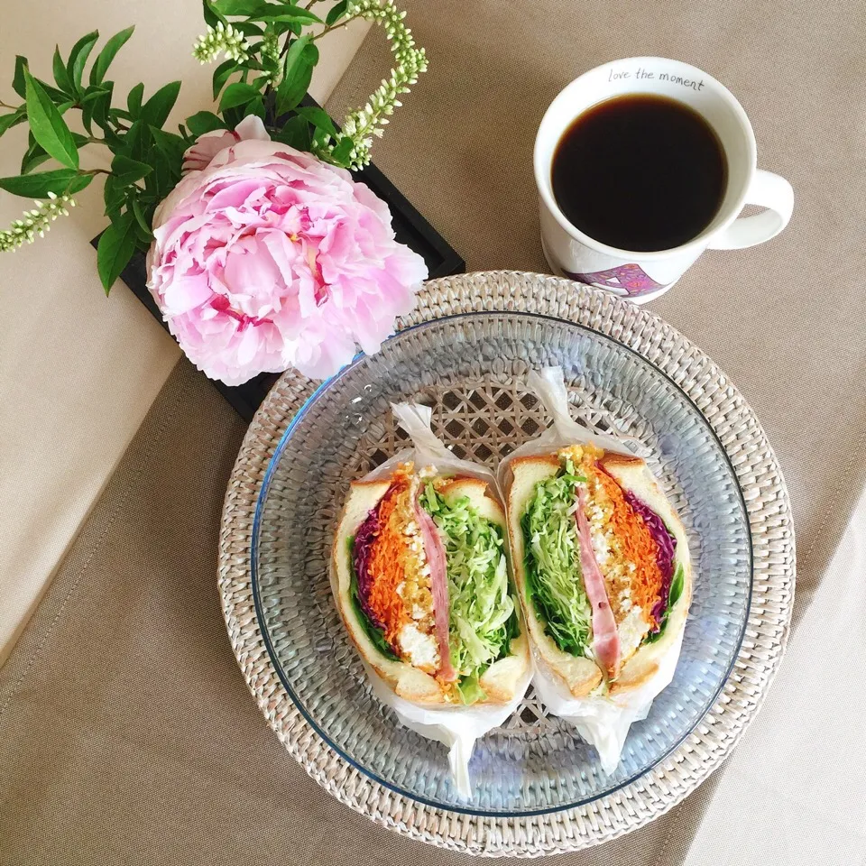 5/24❤︎ボロニアハム&天かすのカッテージチーズ和えお野菜たっぷりサンド❤︎|Makinsさん