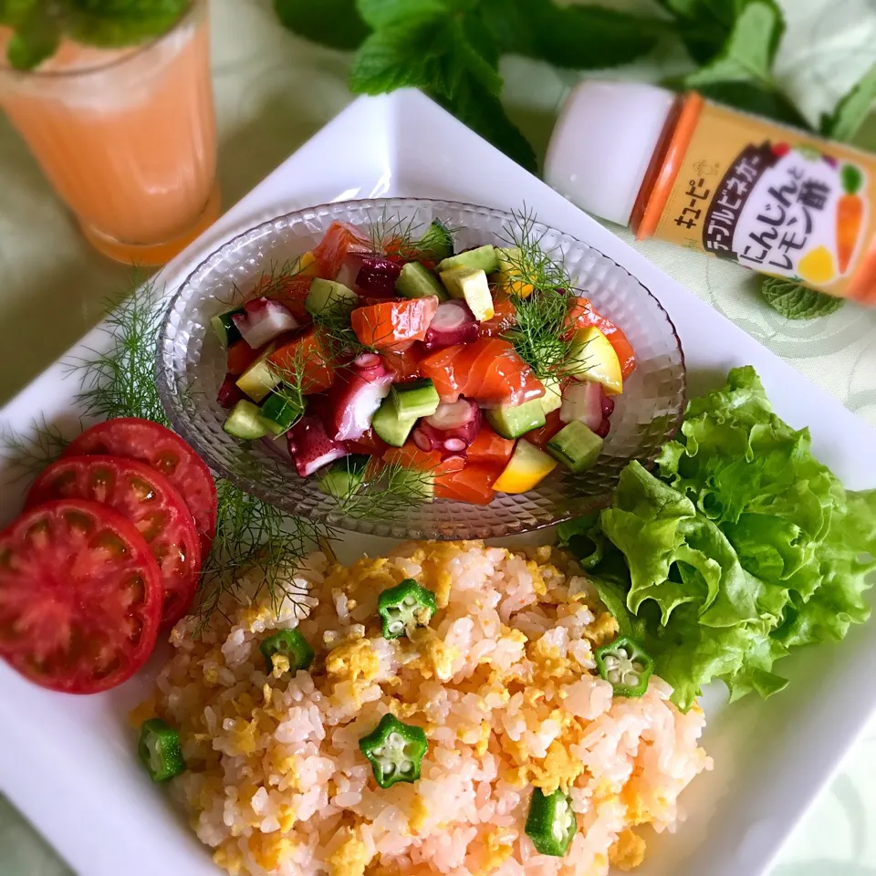 チョップドちらし寿司                                  にんじんレモン酢飯で🍋🥕|もとぱんさん