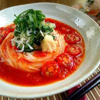 Snapdishの料理写真:みったんのイタリアンおかずの素🍅でトマトつゆのぶっかけ素麺🎐