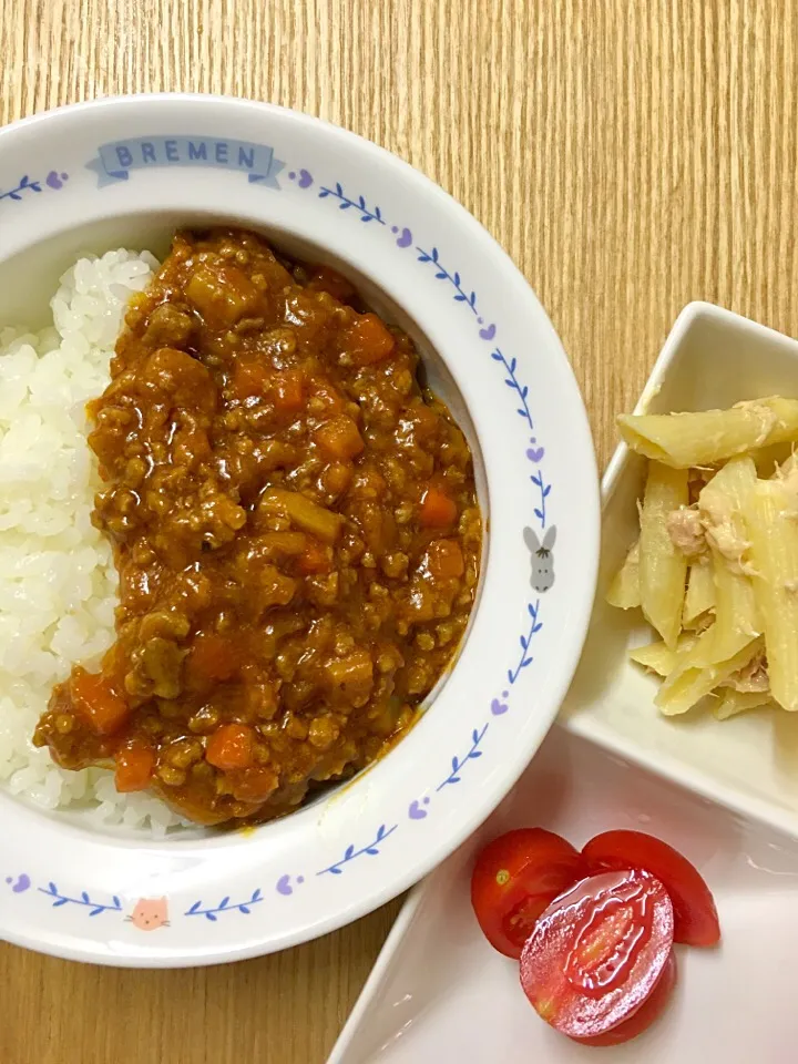 #ムスメご飯 

キーマカレー、ツナペンネ、ミニトマト|mossan＠OSAKAさん