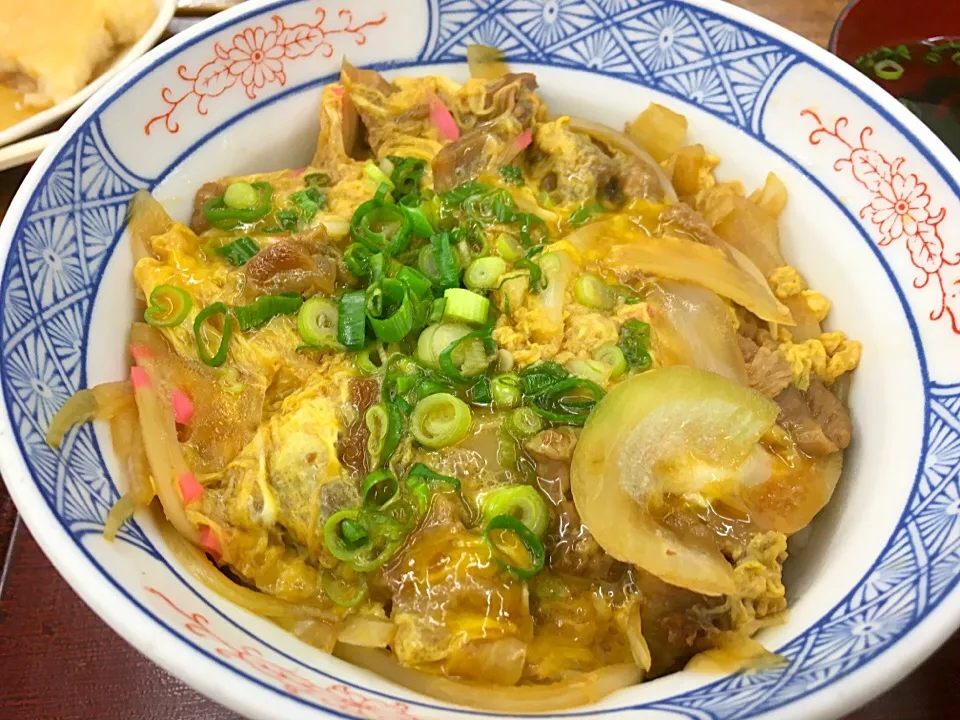 牛スジ丼|コージ💫さん