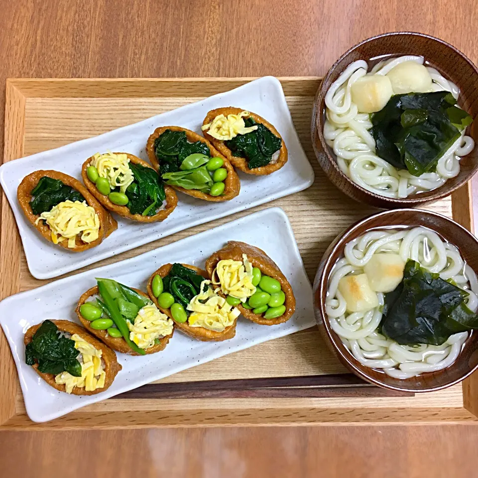 Snapdishの料理写真:#かわり稲荷寿司 #いなり寿司  #具沢山 #寿司とうどん #ありあわせ|Mimさん