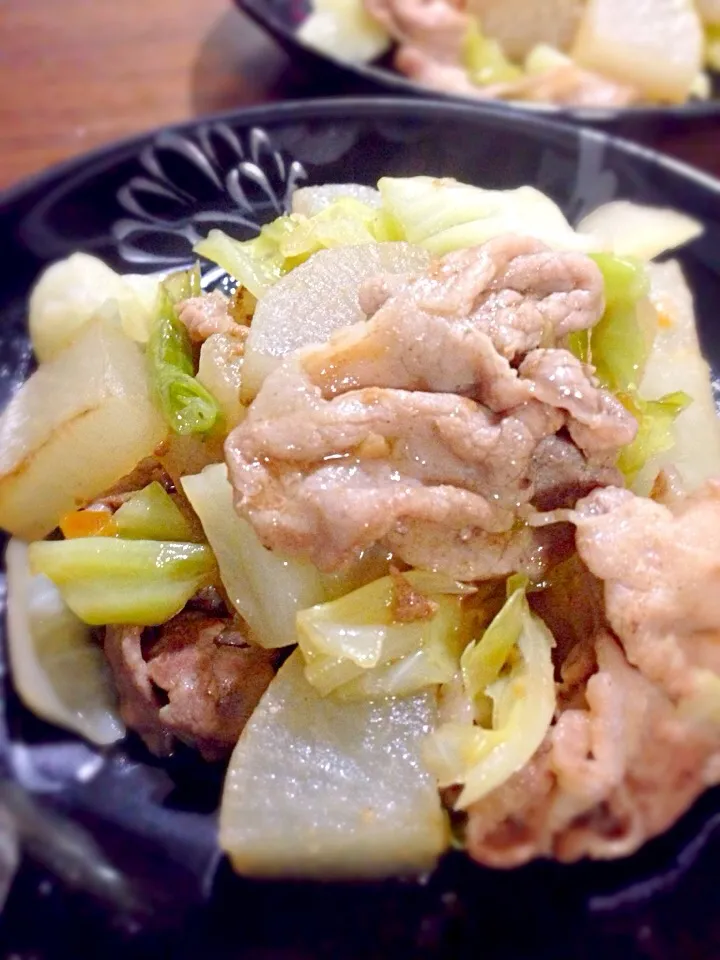 大根と豚肉の炒め煮🐷|けいさん