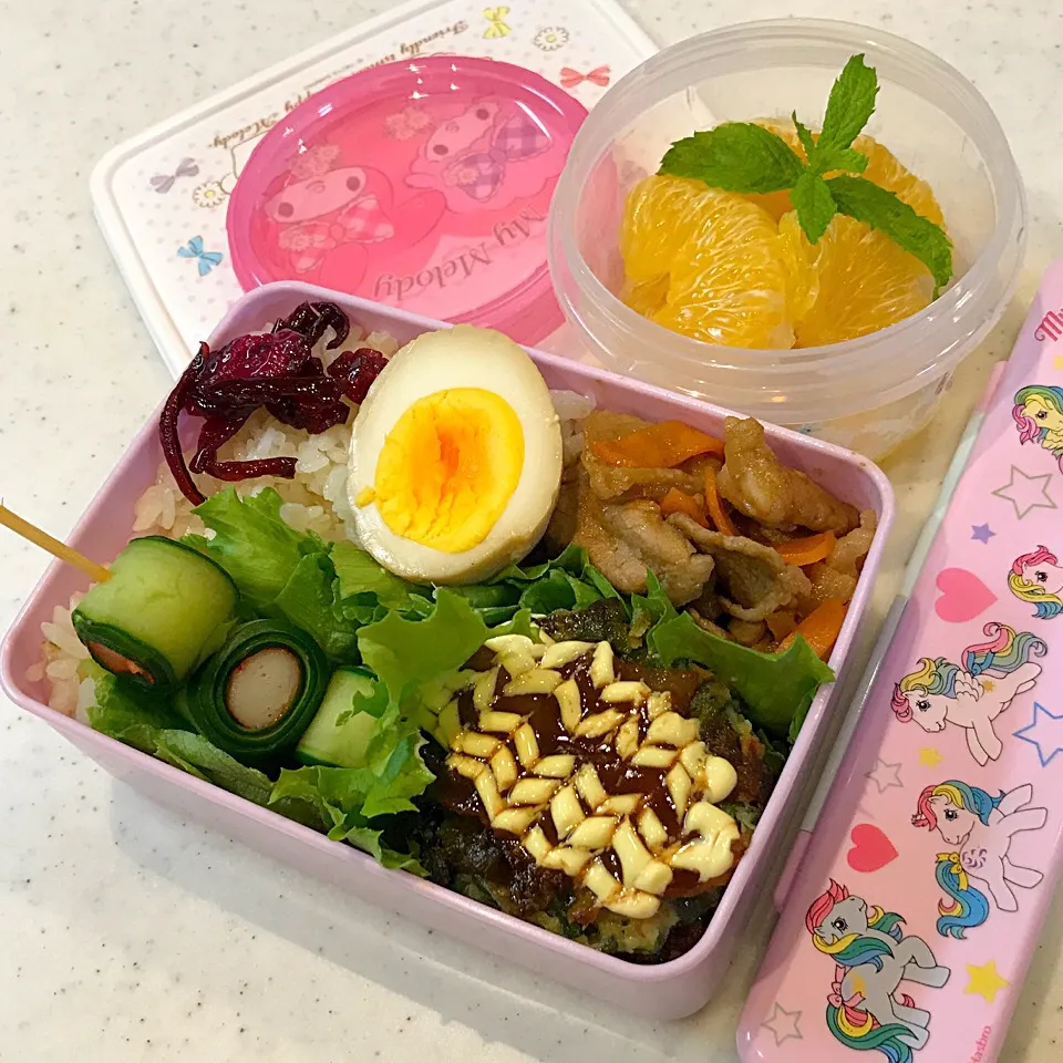 Snapdishの料理写真:今日のお弁当
お好み焼き(ねぎ)
豚、焼き肉タレ炒め
きゅうりカニかま巻き
味付け卵|chikasdayさん