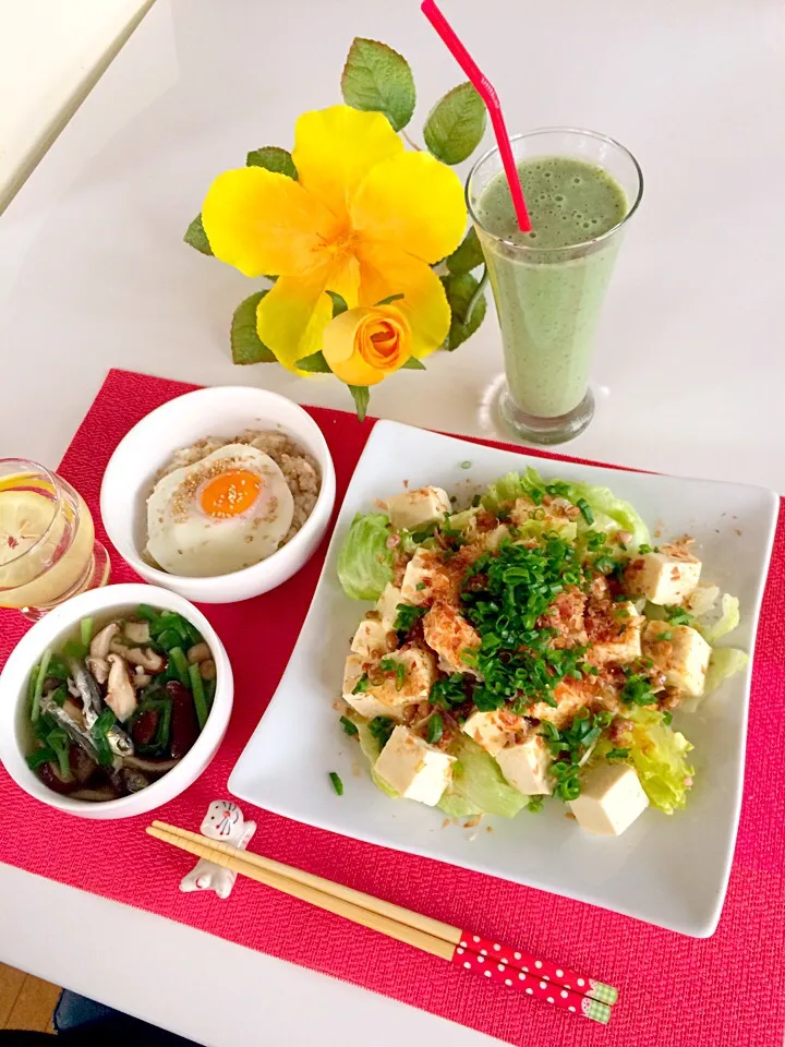 朝ごはんは勝負飯( ◠‿◠ )
はみちゃんの気まぐれサラダ🥗
豆腐サラダ旨旨〜🥗
もち麦半卵ぶっかけごはん🍚🤗
キノコ🍄味噌汁
いつものレモン水🍋
いつもの甘酒スムージー付き👍💖|はみちゃんさん