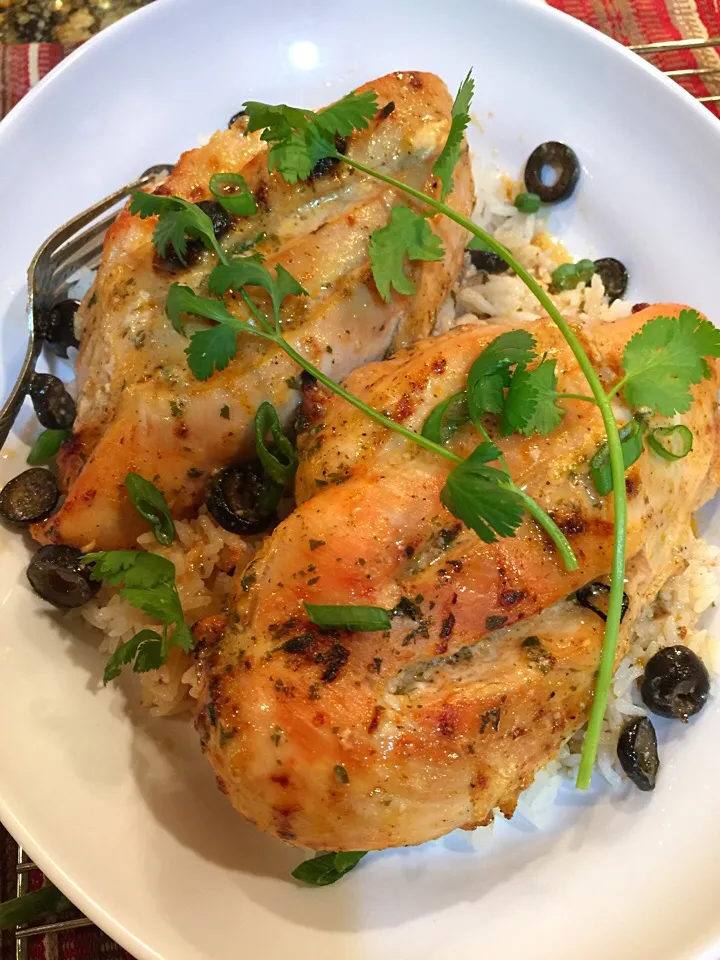 Mediterranean Baked Chicken with black olives|Alma's Home Kitchenさん