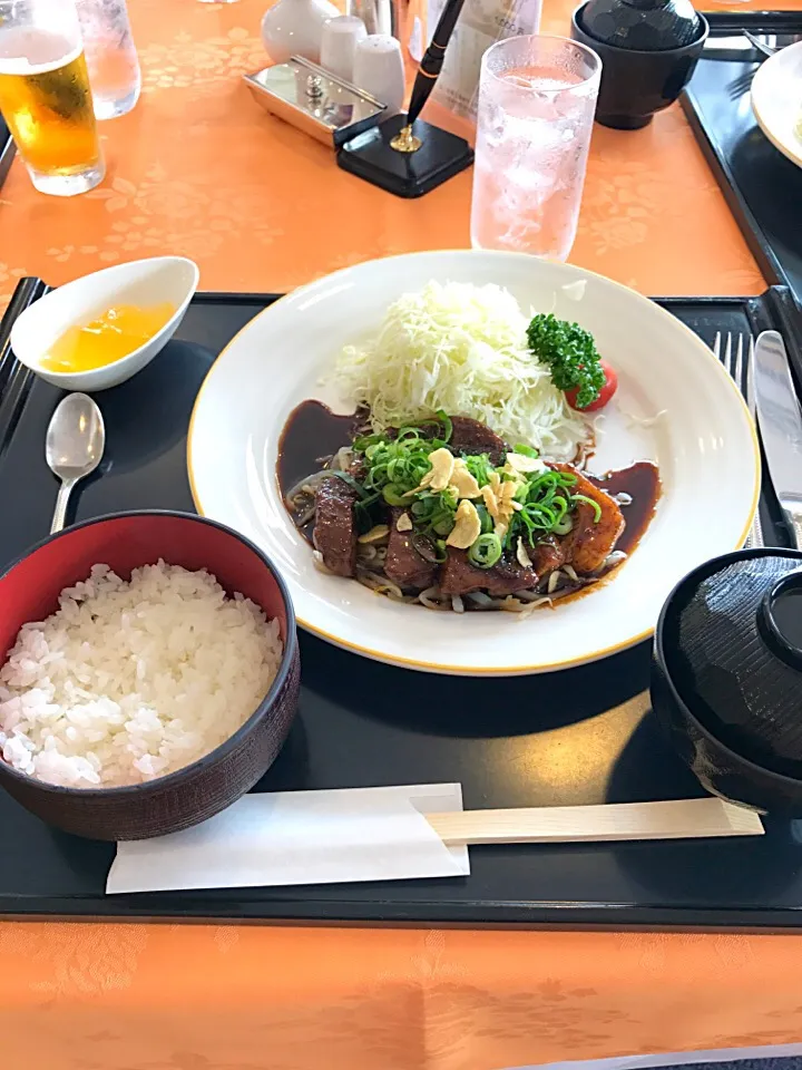 美浦ゴルフ倶楽部のレストランおすすめの「トンテキ定食‼️」😊
七味をかけたら、メッチャ旨かった〜〜👍😁|shinozakiさん