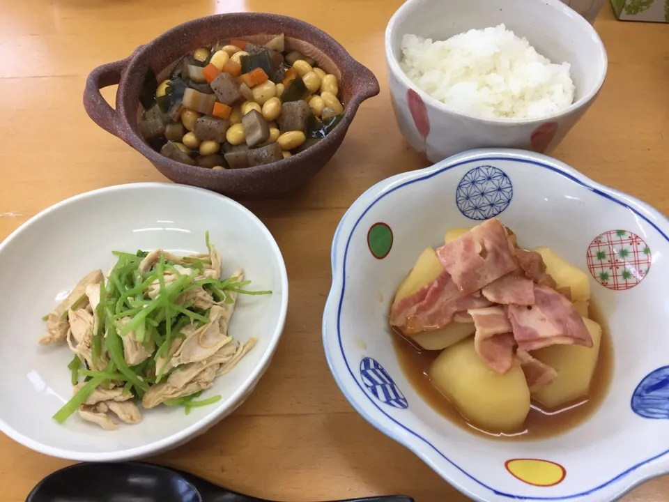 じゃがいもとベーコンの煮物、鶏のわさび和え、五目豆|furu0629さん