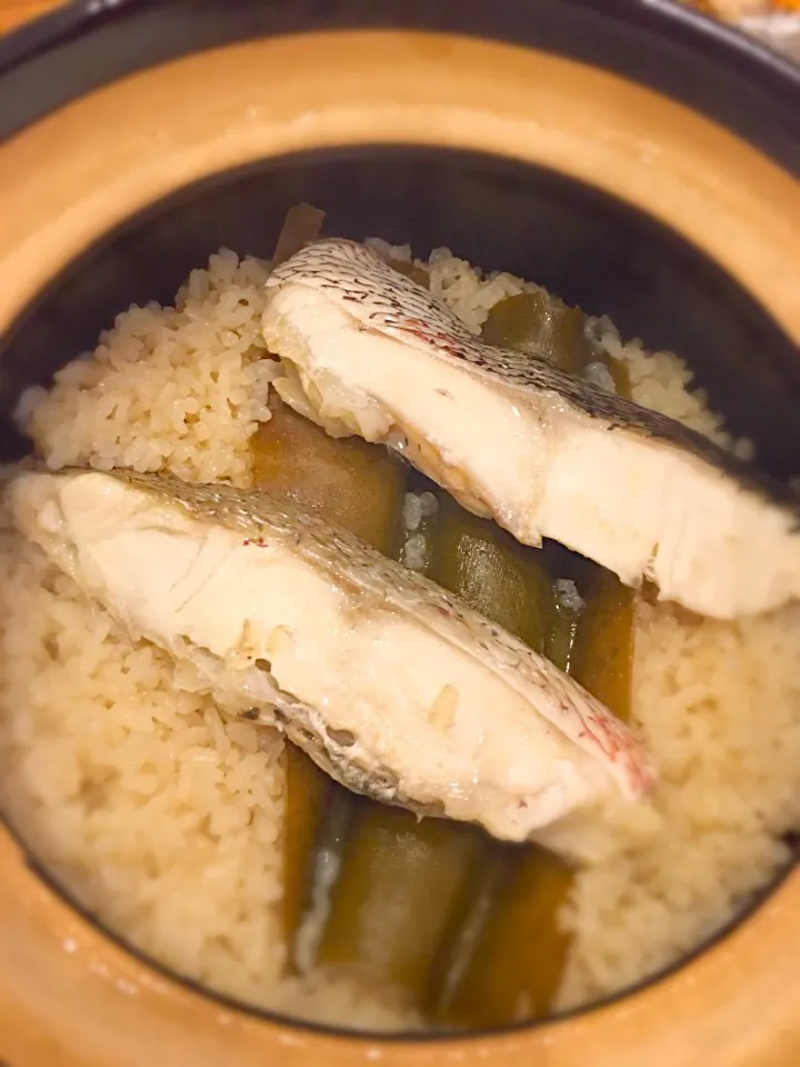 鯛飯🐟仕事帰りのスーパーで半額の切り身！|なかじー。さん