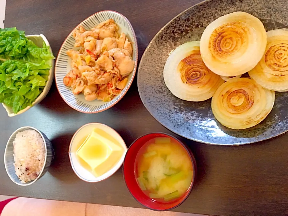 味噌汁  卵豆腐  もろみチキン   新玉ステーキ|NAKATAさん