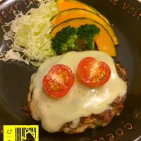 Snapdishの料理写真:じゃがいも入りチーズハンバーグ😊