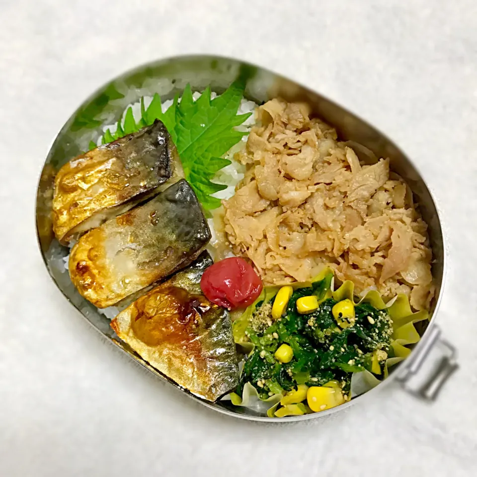 Snapdishの料理写真:ご飯 梅干し
鯖の塩焼き
豚肉の甘辛炒め
ほうれん草とコーンの胡麻和え|Juneさん