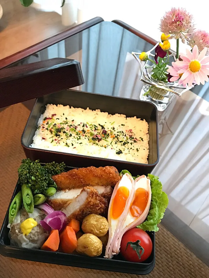 Snapdishの料理写真:めかじきのフライ弁当|二キィさん