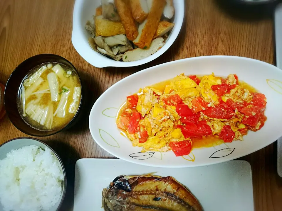 ・鯵の干物
・トマトと卵の炒め物
・舞茸とさつま揚げのサッと煮
・エノキと薄あげの味噌汁|ようかんさん