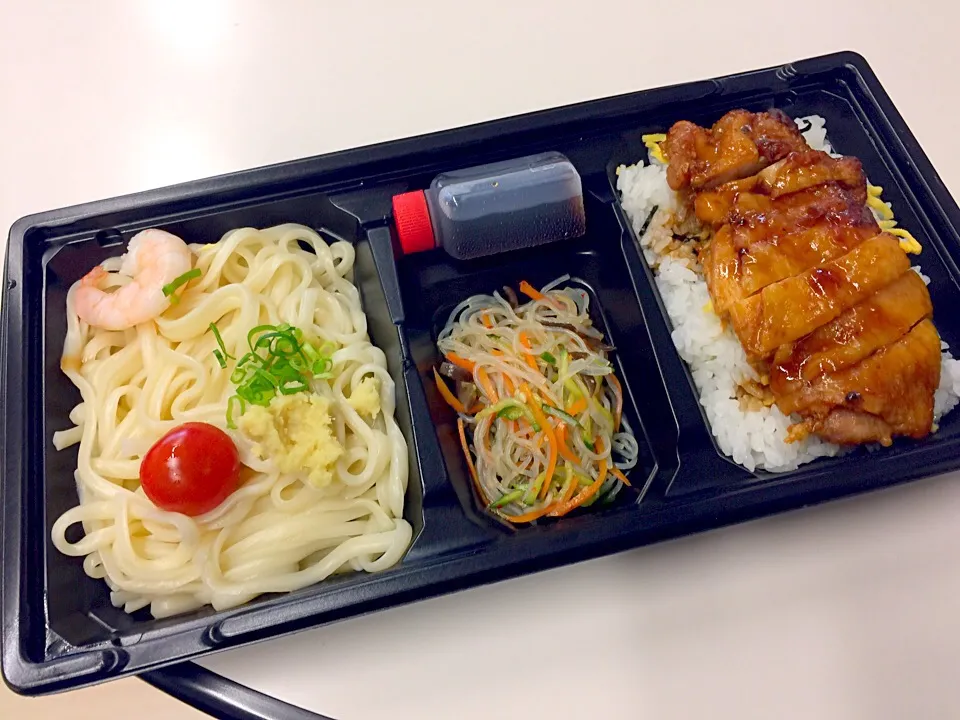 冷やし稲庭うどんと七味焼き鳥丼|T. Wonderさん