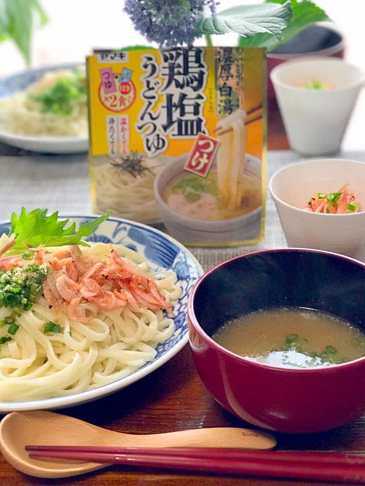 ヤマキさんの
鶏塩うどんつゆDE
温ったかざるうどん|シュトママさん