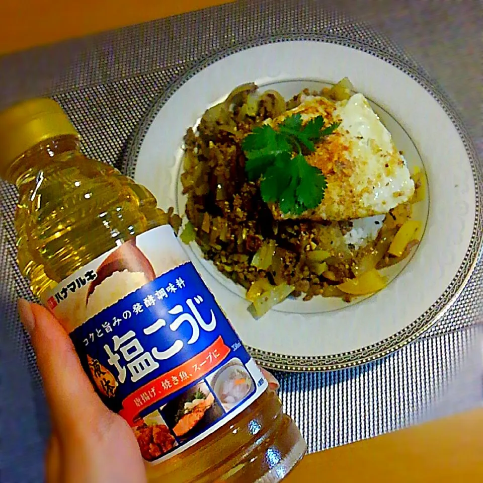 ガパオ風ご飯の隠し味に、ハナマルキの #液体塩こうじ💓
旨みが増したよ～☺✨|おうちご飯と外食の記録^^さん