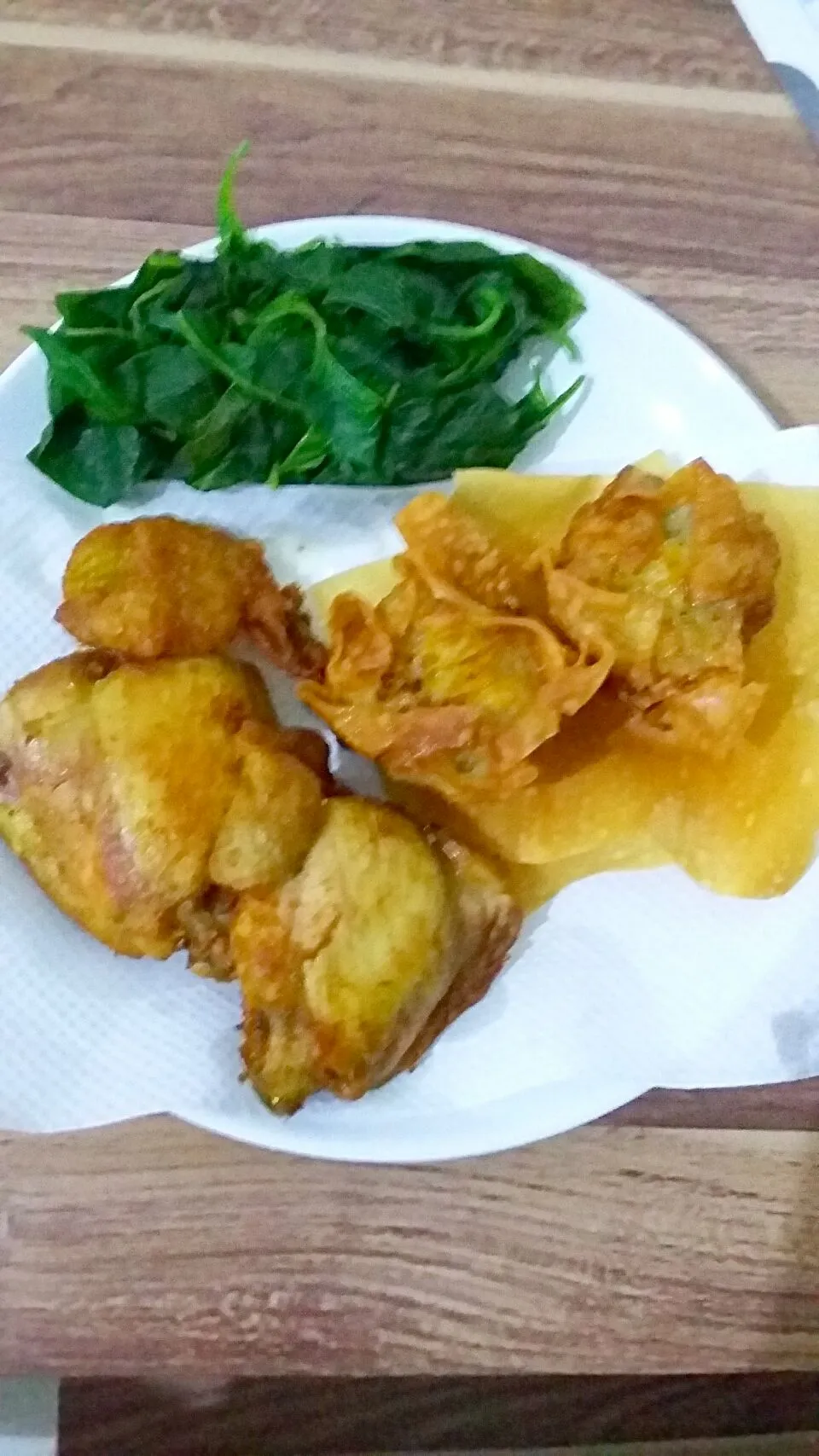 Snapdishの料理写真:fried chicken & siomay 🍃|ivonne angelinaさん