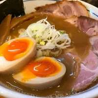 【麺屋 はし本】
特製ラーメン|ちゅうさんさん