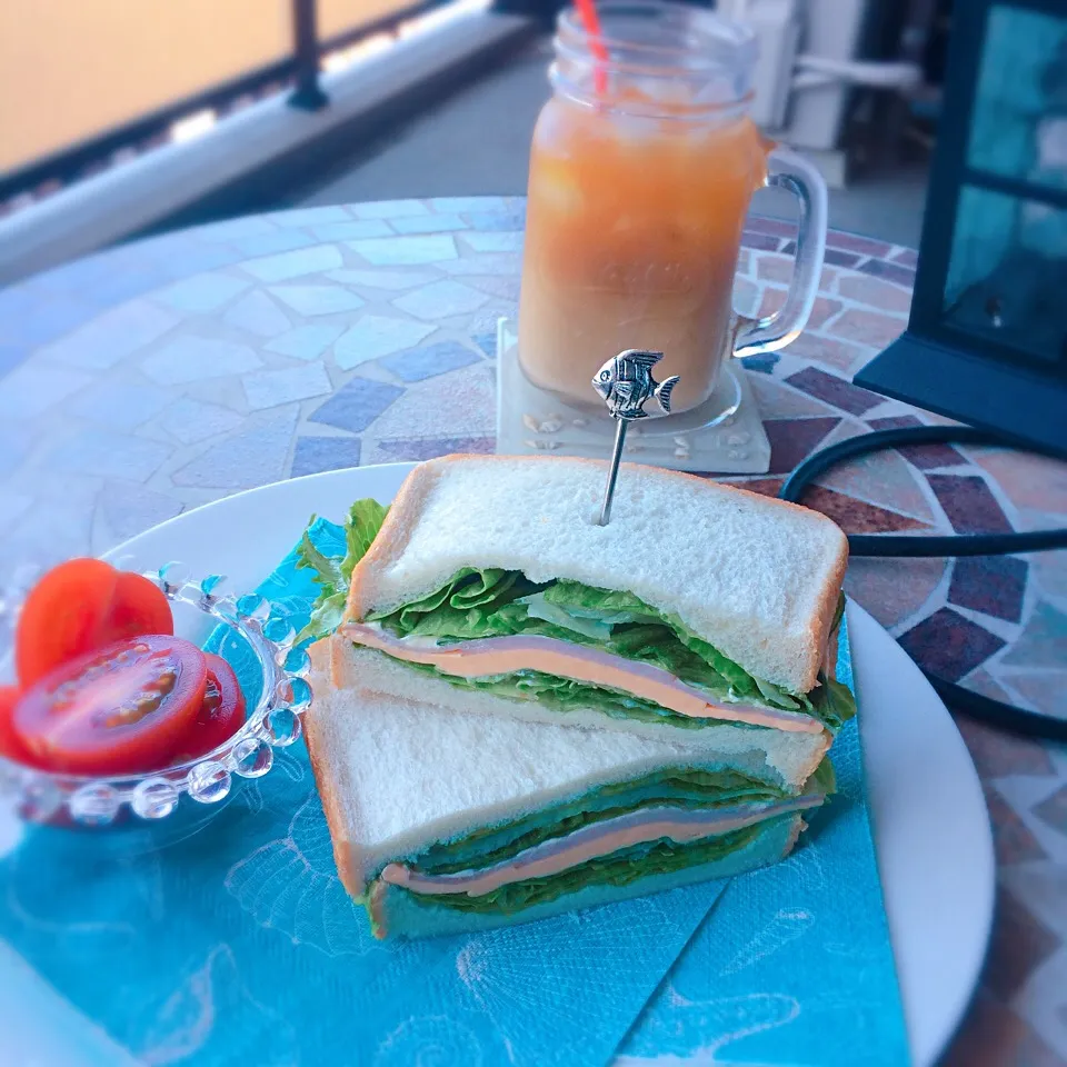 シャキシャキレタスサンド🐰🌿🍅|🍎ゆかりんご🍎さん