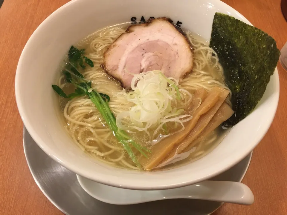 Snapdishの料理写真:鷄塩ラーメン（大盛り）🐔|まさとさん