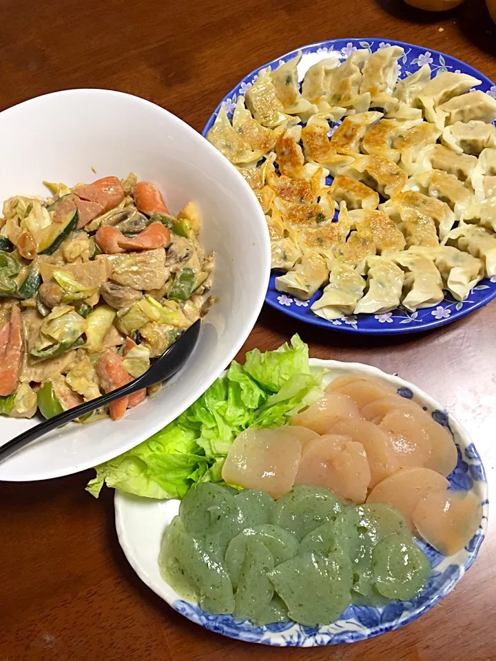 Snapdishの料理写真:夏野菜の味噌チーズ焼き   一口餃子    刺身蒟蒻|掛谷節子さん