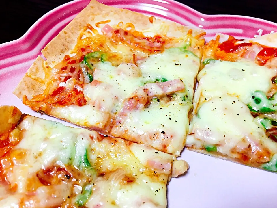 ⭐︎春巻きの皮pizza⭐︎|mii’s⭐️お家ご飯さん