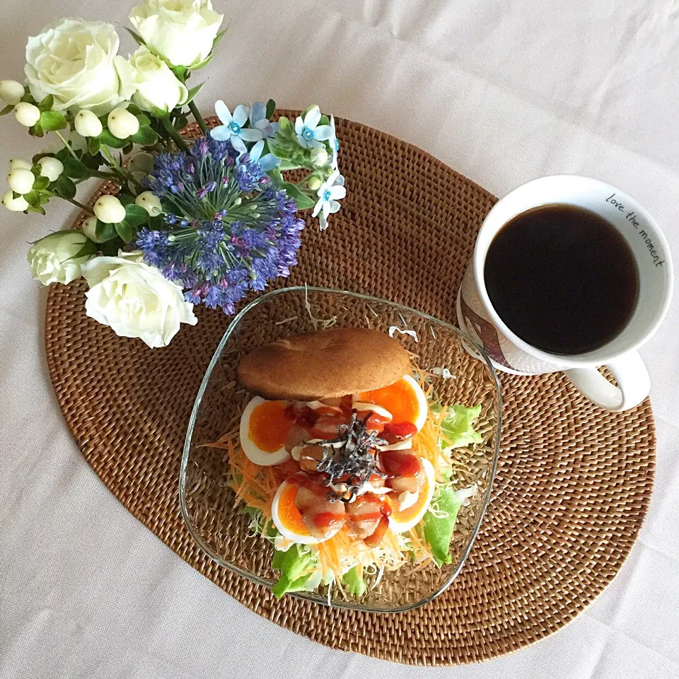 5/27❤︎鶏皮焼き鳥&半熟たまごと塩こんぶのせベーグルサンド❤︎|Makinsさん