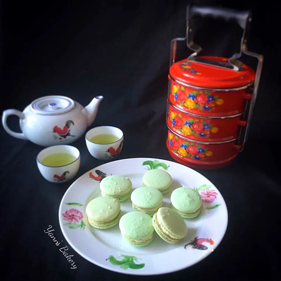 Homemade Chendol Macarons with Gula Melaka Buttercream.
自家製のココナッツマカロン。|Yannさん