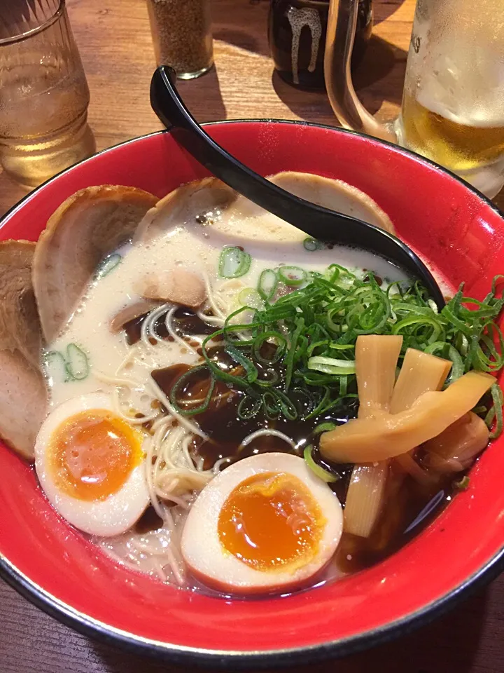 チャーシュー黒マー油とんこつラーメン|ラックさん