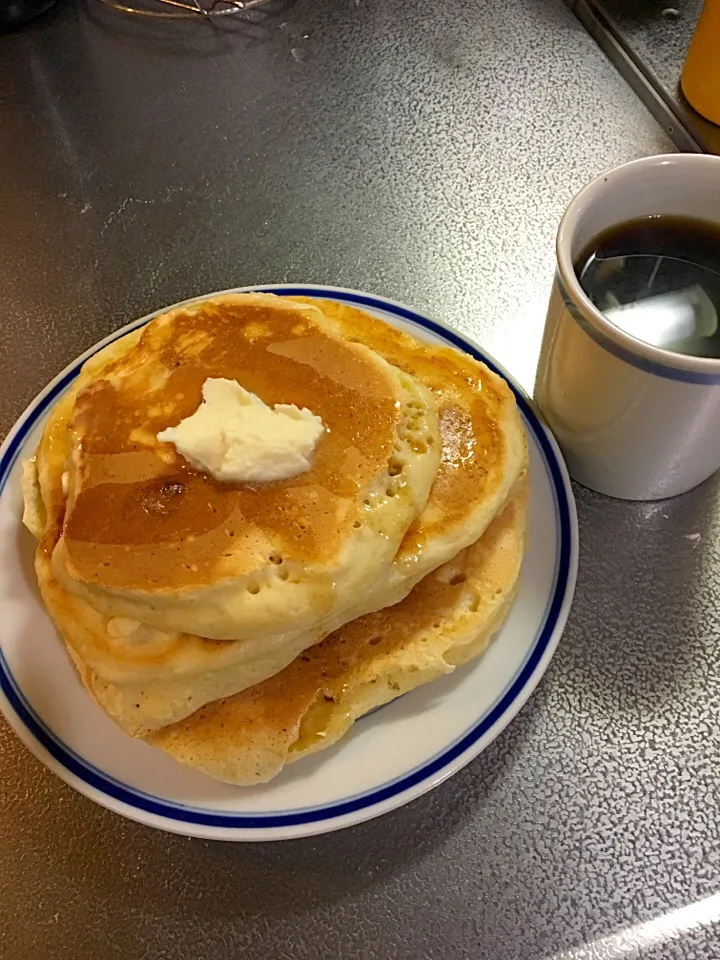 ホットケーキとコーヒー|たびもかさん