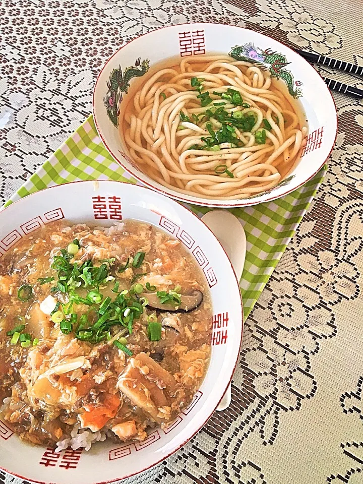 夜勤入り〜、ビンボー丼で満腹ランチ ”白菜あんかけ丼・素うどん”|ヨシヨシさん