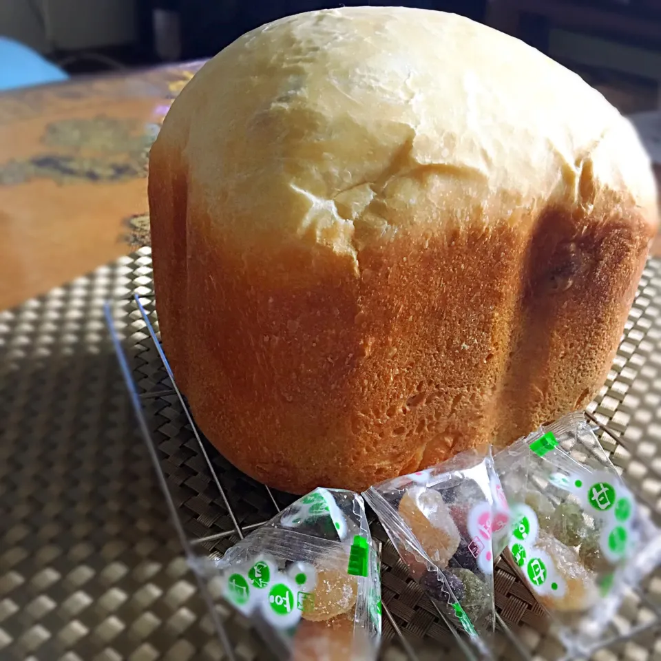 Snapdishの料理写真:#甘納豆#パン作り 🍞

甘納豆パン焼けました( ‾ʖ̫‾)
ズッシリ、甘納豆たっぷり〜😍
大好きな職場のおねいさんへのお誕生日に🎂|renharuruさん