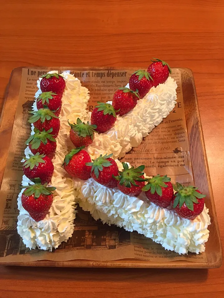 Snapdishの料理写真:Rizmuさんのシフォンロールケーキ✨生地でイチゴのケーキ🍓💕|さちさん