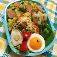 Snapdishの料理写真:アスパラピラフ弁当
しなしなのアスパラ仕立て|みくみく弁当さん