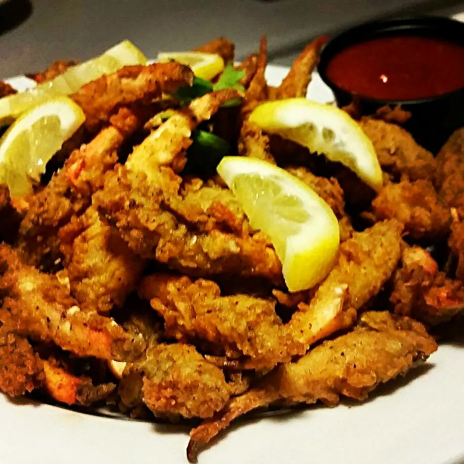 Fried crab claws at Fisher's restaurant in Orange beach, Alabama, USA.|Jihollandさん