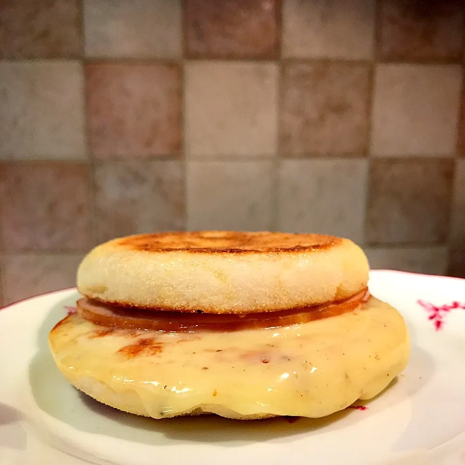 映画シェフに影響されて😋キューバサンドならぬホットサンド😍後味すっきりな紅茶と合います👌🏻|ほのみさん