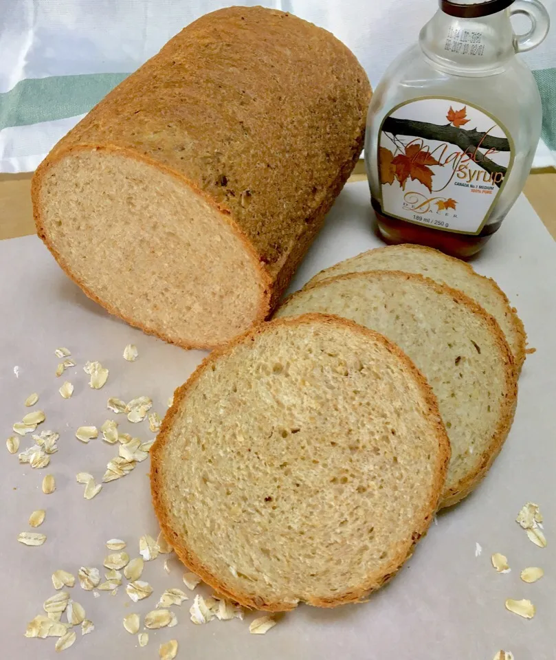 whole wheat bread w/ oat and maple syrup|gonbenさん